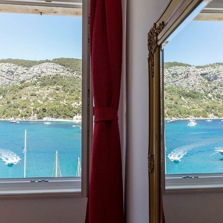 Apartment Riva 5 Komiža Esterno foto
